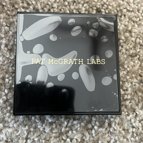 Pat McGrath Labs- Divine Lux Quad; Eternal Eden - Picture 3 of 8